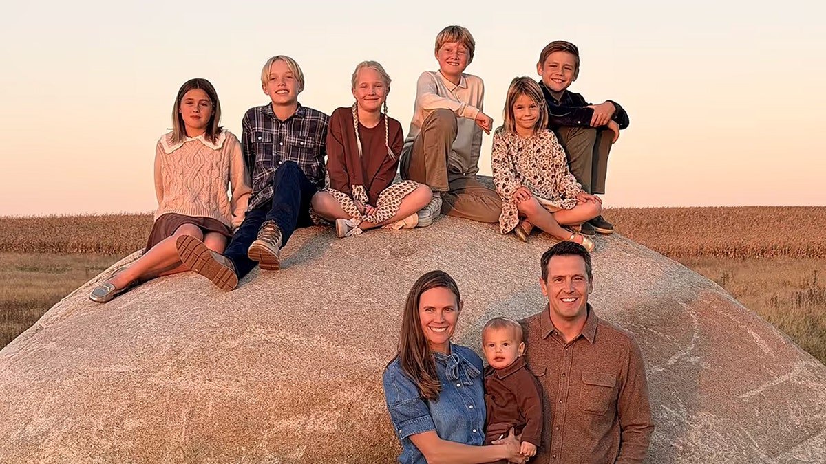 GOP candidate for Iowa Governor Zach Lahn and his family