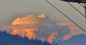 Pyrocumulus clouds from wildfire in Fraser Canyon loom high over B.C.
