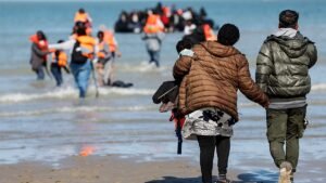 Four migrants die trying to cross Channel from France to Britain Four migrants die trying to cross Channel from France to Britain
