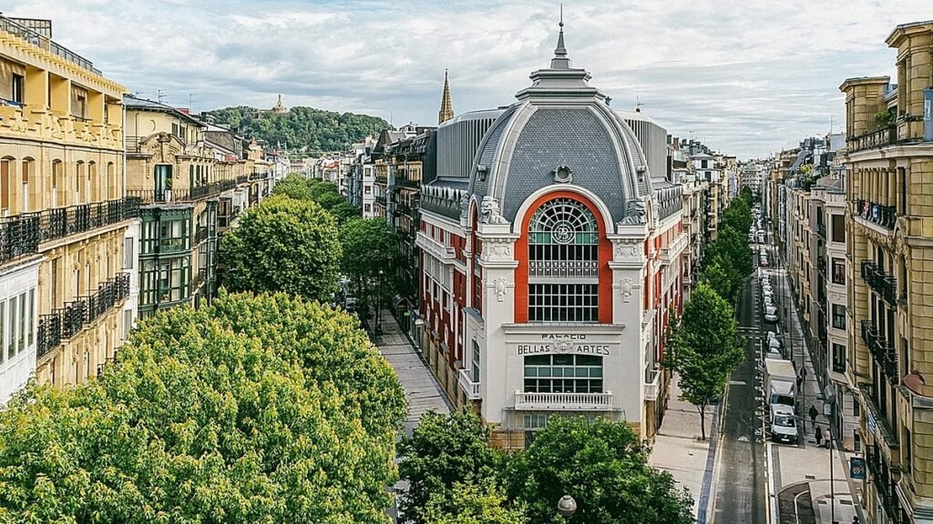 Former 1910s cinema in San Sebastián transformed into stunning hotel