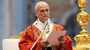Pope calls on Lefebvrists to halt bishop ordinations