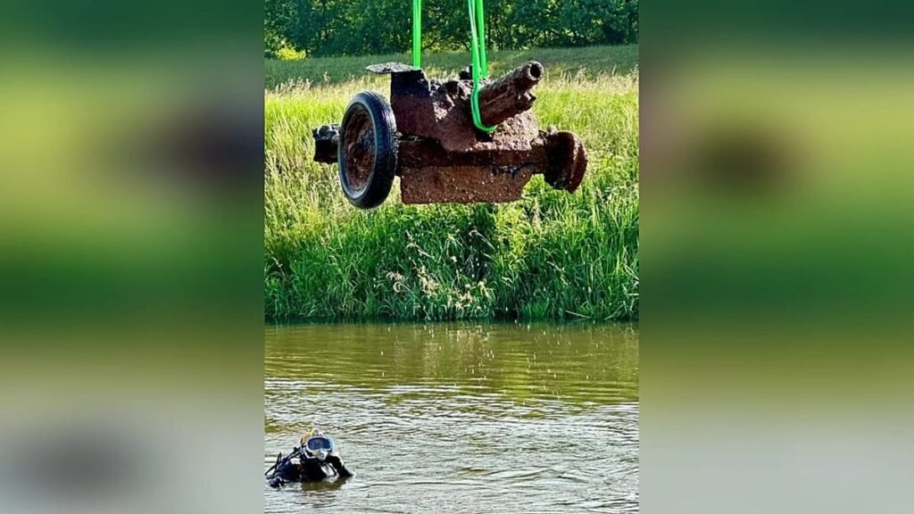 Second World War gun recovered from river in Germany Second World War gun recovered from river in Germany