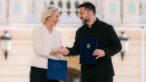 ‘The tide is turning’: Inside Ursula von der Leyen’s trip to Kyiv ‘The tide is turning’: Inside Ursula von der Leyen’s trip to Kyiv