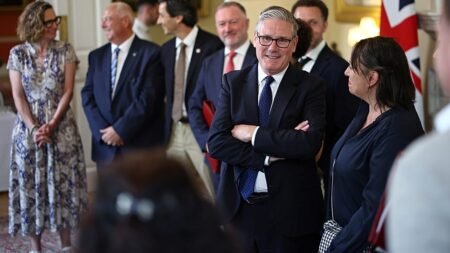 Starmer bids farewell to MPs, backs successor Burnham