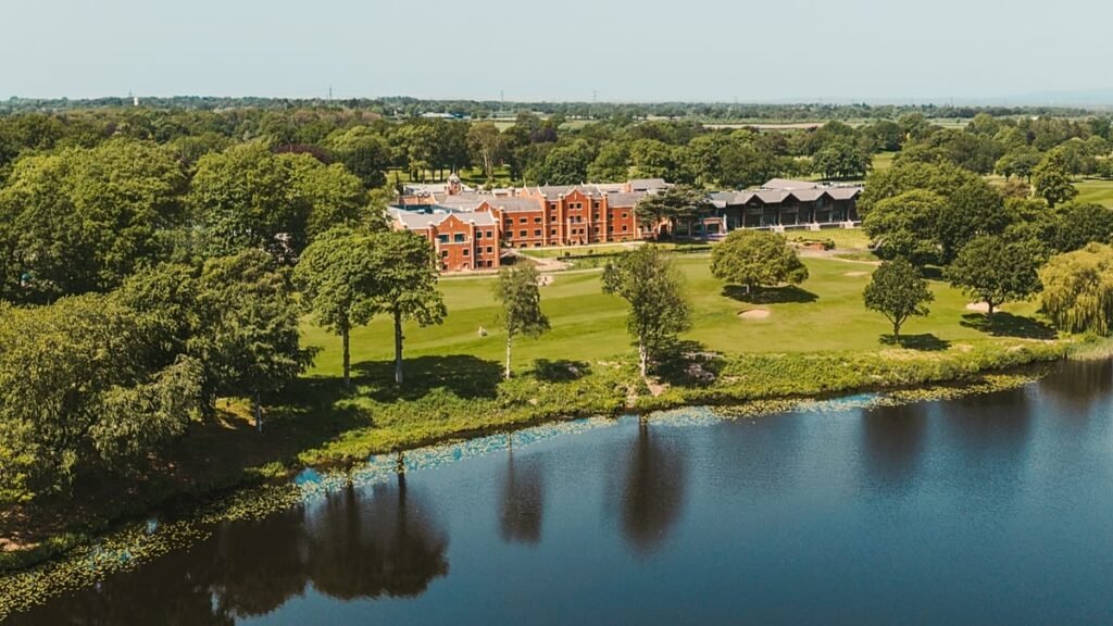 Fairmont’s new lakeside resort has Gordon Ramsay food, a spa and golf Fairmont’s new lakeside resort has Gordon Ramsay food, a spa and golf