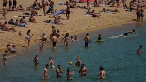 Barcelona sets new heat record of 40.5C, weather agencies say Barcelona sets new heat record of 40.5C, weather agencies say