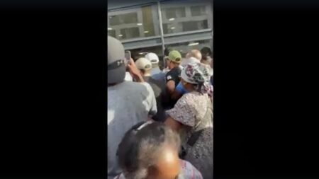 Video. Air conditioner rush: Scuffles break out at Lidl stores across France Video. Air conditioner rush: Scuffles break out at Lidl stores across France
