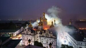 AI images falsely claim Kyiv monastery strike was staged