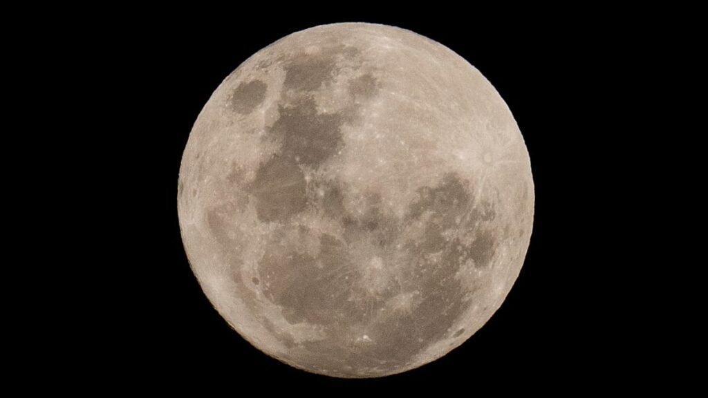 NASA says SpaceX rocket debris could hit the Moon NASA says SpaceX rocket debris could hit the Moon