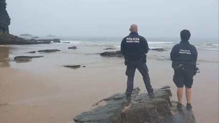 Search called off for GB surfer who disappeared off coast of Portugal Search called off for GB surfer who disappeared off coast of Portugal