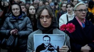 EU blacklists six people involved in Navalny assassination EU blacklists six people involved in Navalny assassination