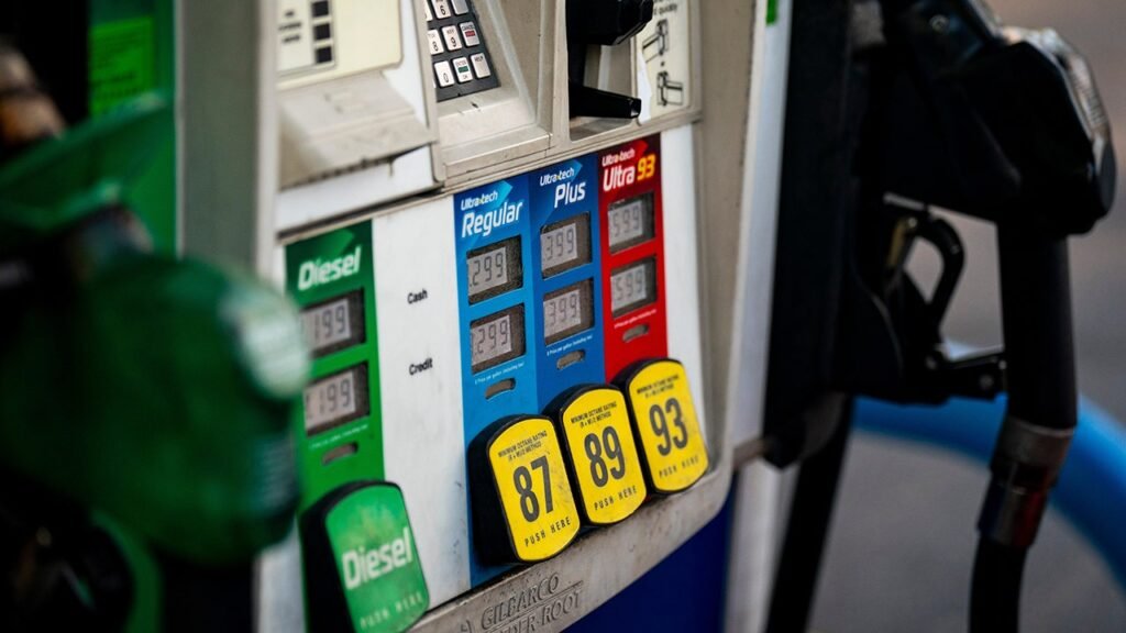 Trump promises Philadelphia gas discounts ahead of July 4, claims oil prices are ‘plummeting’