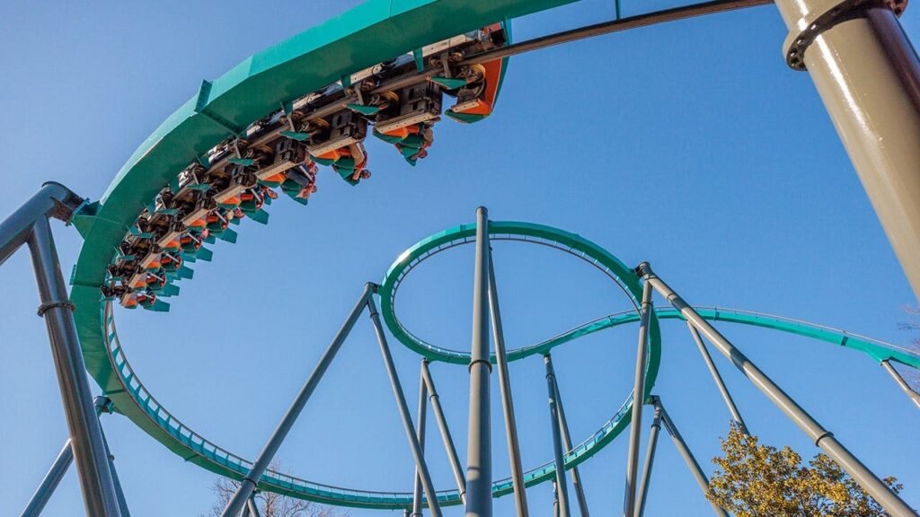 Terrifying scene unfolds at Six Flags as storm-toppled tree sends 4 guests to hospital Terrifying scene unfolds at Six Flags as storm-toppled tree sends 4 guests to hospital