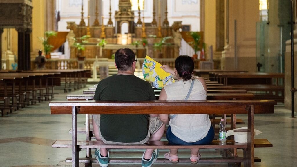 Tourist’s church clothing hack leaves travelers sharply divided over sacred-site etiquette Tourist’s church clothing hack leaves travelers sharply divided over sacred-site etiquette