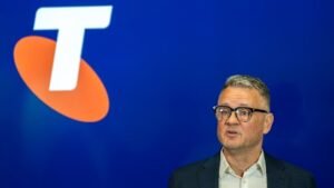 Triple Zero callers dropped and V/Line commuters stranded as Victoria’s infrastructure collapses Triple Zero callers dropped and V/Line commuters stranded as Victoria’s infrastructure collapses