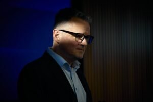 Telstra white-knuckles its outage crisis with CEO Vicki Brady in the wind Telstra white-knuckles its outage crisis with CEO Vicki Brady in the wind