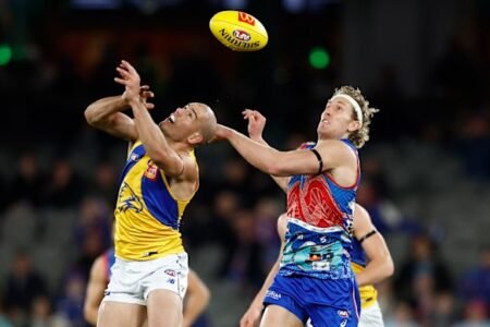 Naughton’s high five as Bulldogs overrun Eagles