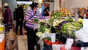 California grocery prices could rise as plastic packaging law takes effect California grocery prices could rise as plastic packaging law takes effect