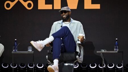 Fanatics Fest crowd goes crazy after LeBron James utters phrase often linked to team trying to sign him Fanatics Fest crowd goes crazy after LeBron James utters phrase often linked to team trying to sign him