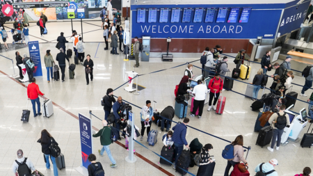 Airlines warn changing daylight saving time would disrupt scheduling Airlines warn changing daylight saving time would disrupt scheduling