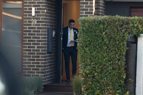 Major Victorian real estate firm, three agents accused of underquoting hundreds of thousands of dollars Major Victorian real estate firm, three agents accused of underquoting hundreds of thousands of dollars