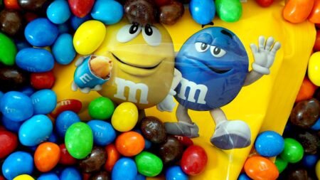 Mars Wrigley cuts 307 New Jersey jobs to move US headquarters to Chicago Mars Wrigley cuts 307 New Jersey jobs to move US headquarters to Chicago