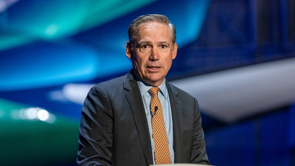 Boeing explores possible new jet while working to improve finances: report Boeing explores possible new jet while working to improve finances: report