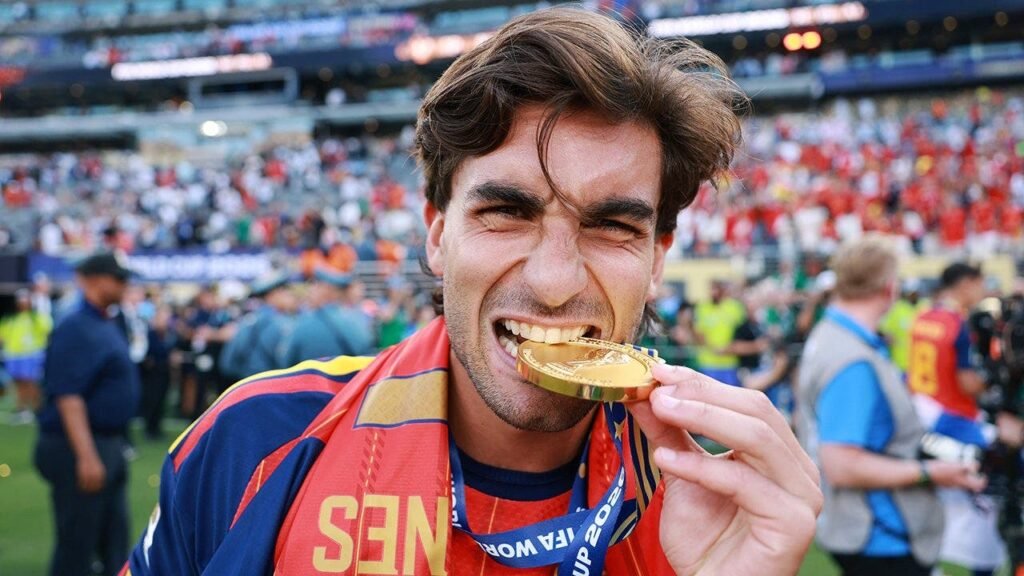 Ferran Torres sports ‘Make Spain Great Again’ hat similar to Trump’s slogan at World Cup homecoming parade Ferran Torres sports ‘Make Spain Great Again’ hat similar to Trump’s slogan at World Cup homecoming parade