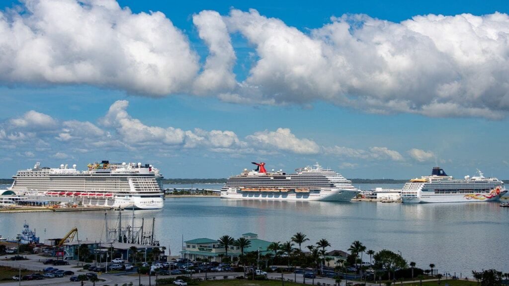 Accused murderer arrested while trying to board cruise ship in Florida, deputies say Accused murderer arrested while trying to board cruise ship in Florida, deputies say