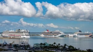 Accused murderer arrested while trying to board cruise ship in Florida, deputies say Accused murderer arrested while trying to board cruise ship in Florida, deputies say
