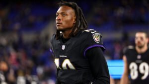Mike Vrabel: DeAndre Hopkins Considering Joining Patriots’ Coaching Staff