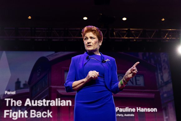 Pauline Hanson and Barnaby Joyce mount Dubbo charm offensive Pauline Hanson and Barnaby Joyce mount Dubbo charm offensive