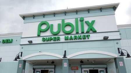 Publix expands frozen berry recall amid E coli outbreak that sickened 12 Publix expands frozen berry recall amid E coli outbreak that sickened 12