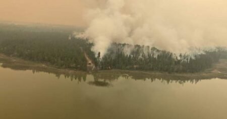 Wildfires in B.C. prompt evacuations as hot, dry conditions persist