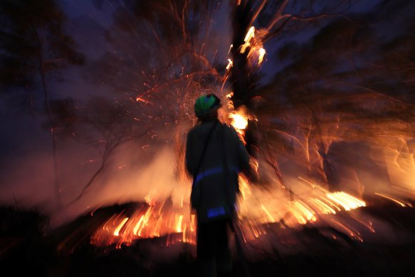 At least 6.9 million Australians now live on the expanding fringes of capital cities that could be at risk from bushfires.