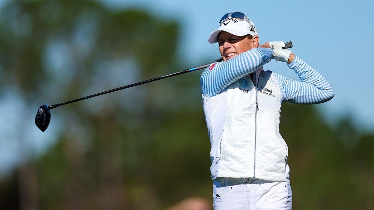Annika Sorenstam tees off