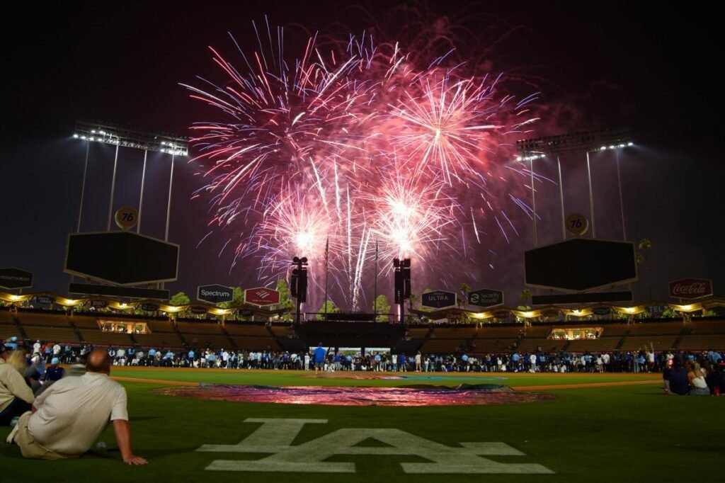 Where to watch fireworks in LA for the 4th of July Where to watch fireworks in LA for the 4th of July