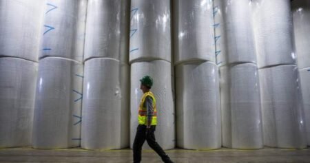 GDP climbed 0.3% in May, says StatCan GDP climbed 0.3% in May, says StatCan