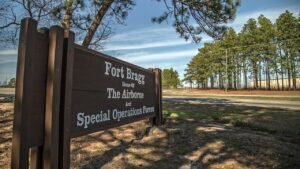 House narrowly backs allowing troops, Pentagon workers to carry personal guns on military bases