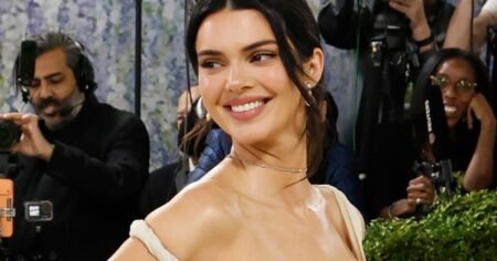 Kendall Jenner’s ‘Detox’ Skincare Routine Includes a 2-In-1 Neck and Jawline Firming Cream Kendall Jenner’s ‘Detox’ Skincare Routine Includes a 2-In-1 Neck and Jawline Firming Cream