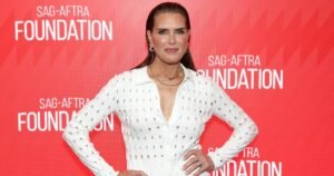 Brooke Shields Wore the Controversial (But Chic) Summer Pants That’s So Flattering on Women Over 40