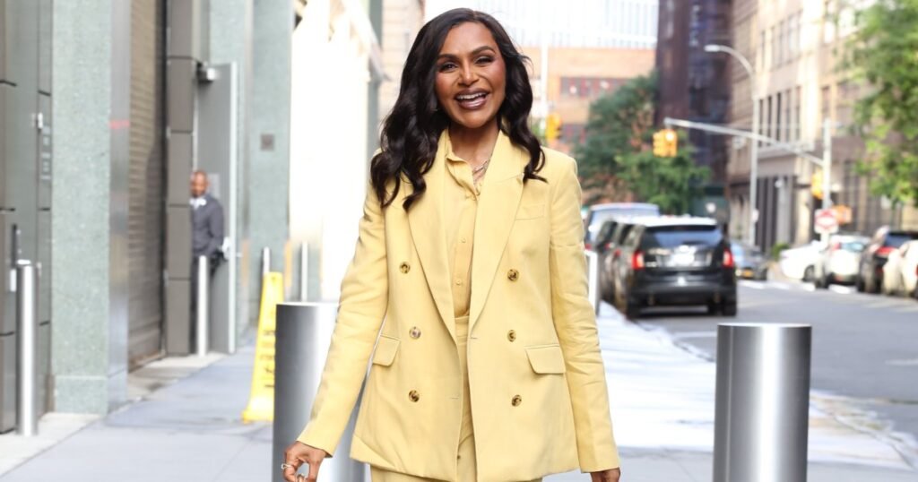Mindy Kaling’s Gold Accessory Makes Daytime and Nighttime Outfits Better Instantly Mindy Kaling’s Gold Accessory Makes Daytime and Nighttime Outfits Better Instantly