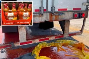 Semitruck spills 40K pounds of Frank’s RedHot sauce on Ohio highway amid heatwave Semitruck spills 40K pounds of Frank’s RedHot sauce on Ohio highway amid heatwave
