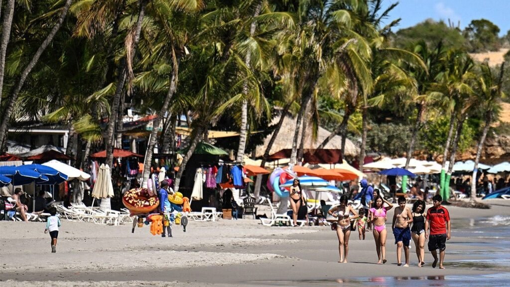 US updates travel warning for quake-hit nation, citing disaster risks and violent crime US updates travel warning for quake-hit nation, citing disaster risks and violent crime