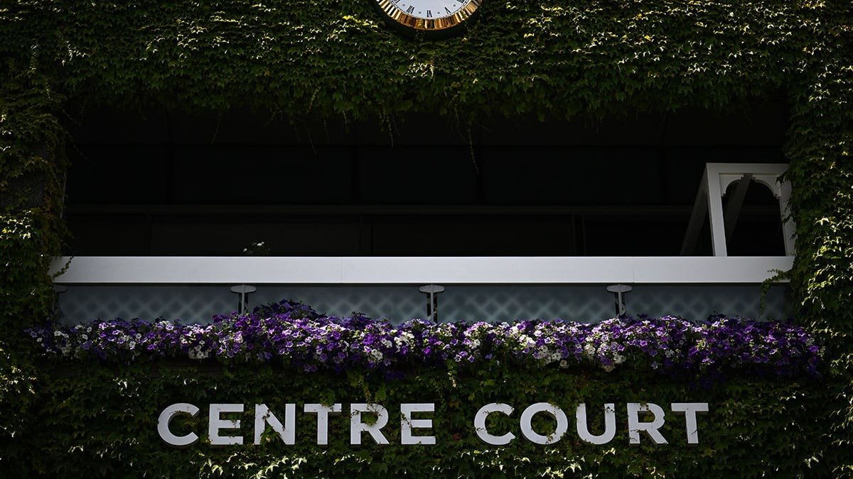 Wimbledon Centre Court sign