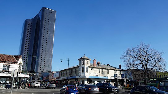 The corner of Whitehorse Road and Station Road looking towards  Box Hill Central 