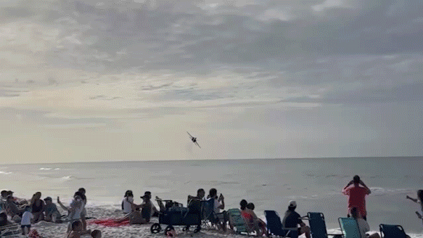 Navy says no reprimands or firings after Blue Angels’ low pass over beachgoers Navy says no reprimands or firings after Blue Angels’ low pass over beachgoers