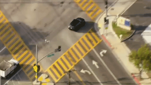 Fleeing suspect captured after wild Range Rover chase across Los Angeles County Fleeing suspect captured after wild Range Rover chase across Los Angeles County