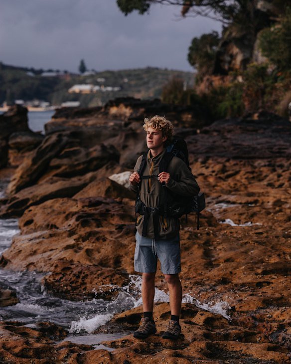 Charlie Stowe will hike from Balgowlah to Newcastle in honour of his late father.