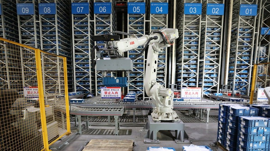 robot arm in manufacturing hub